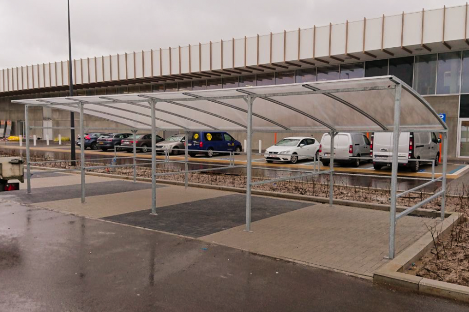 brede karrenstalling met dividers