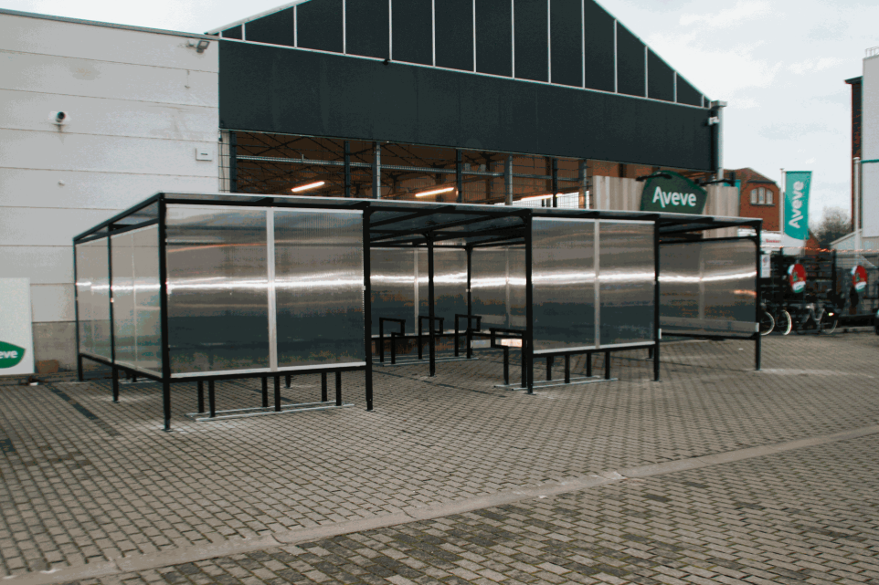 stallingcombinatie: fietsenstalling en karrenstalling