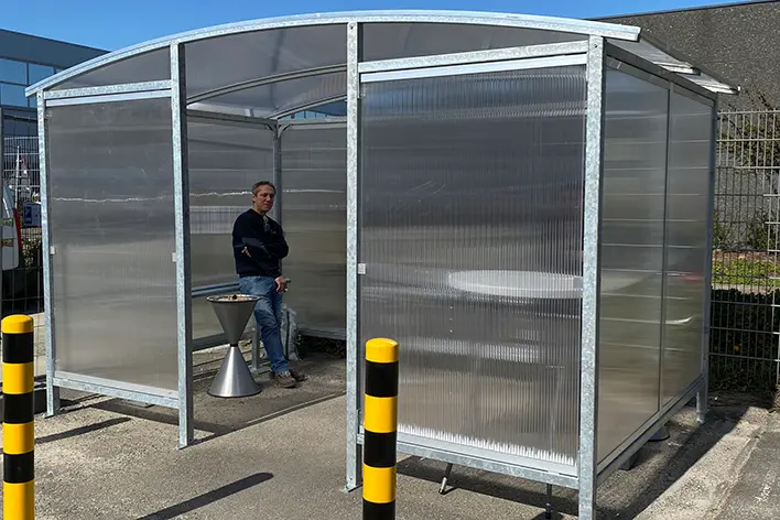 Rokers patio met leunbank